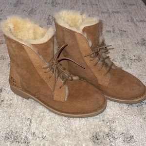 UGG Womens Weylyn boot